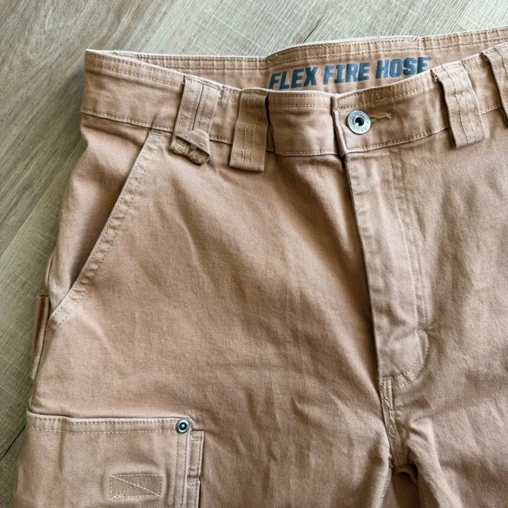 Duluth Trading Co Flex Fire Hose Relaxed Fit Cargo Shorts Brown W32 L9 Inseam